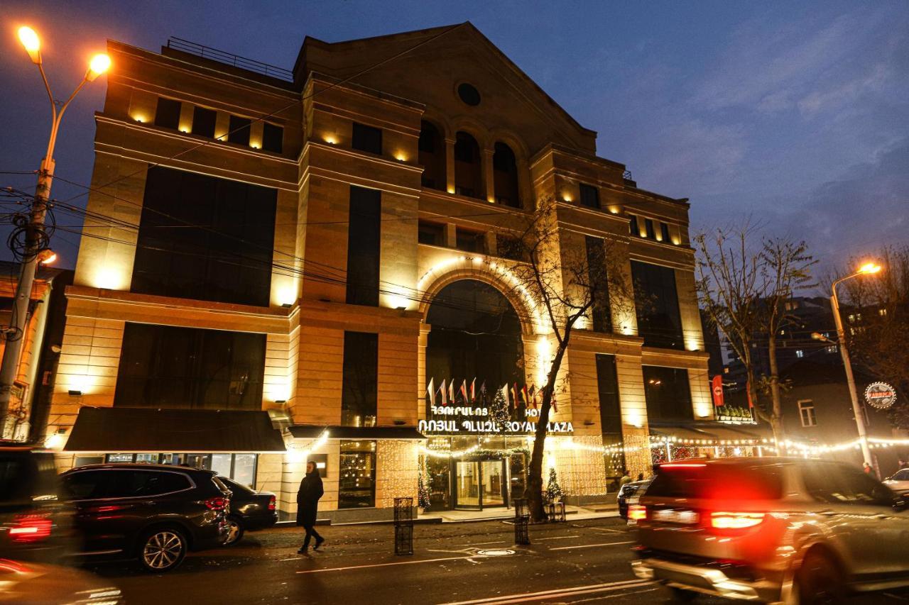 Royal Plaza By Stellar Hotels, Jerevan Exteriör bild