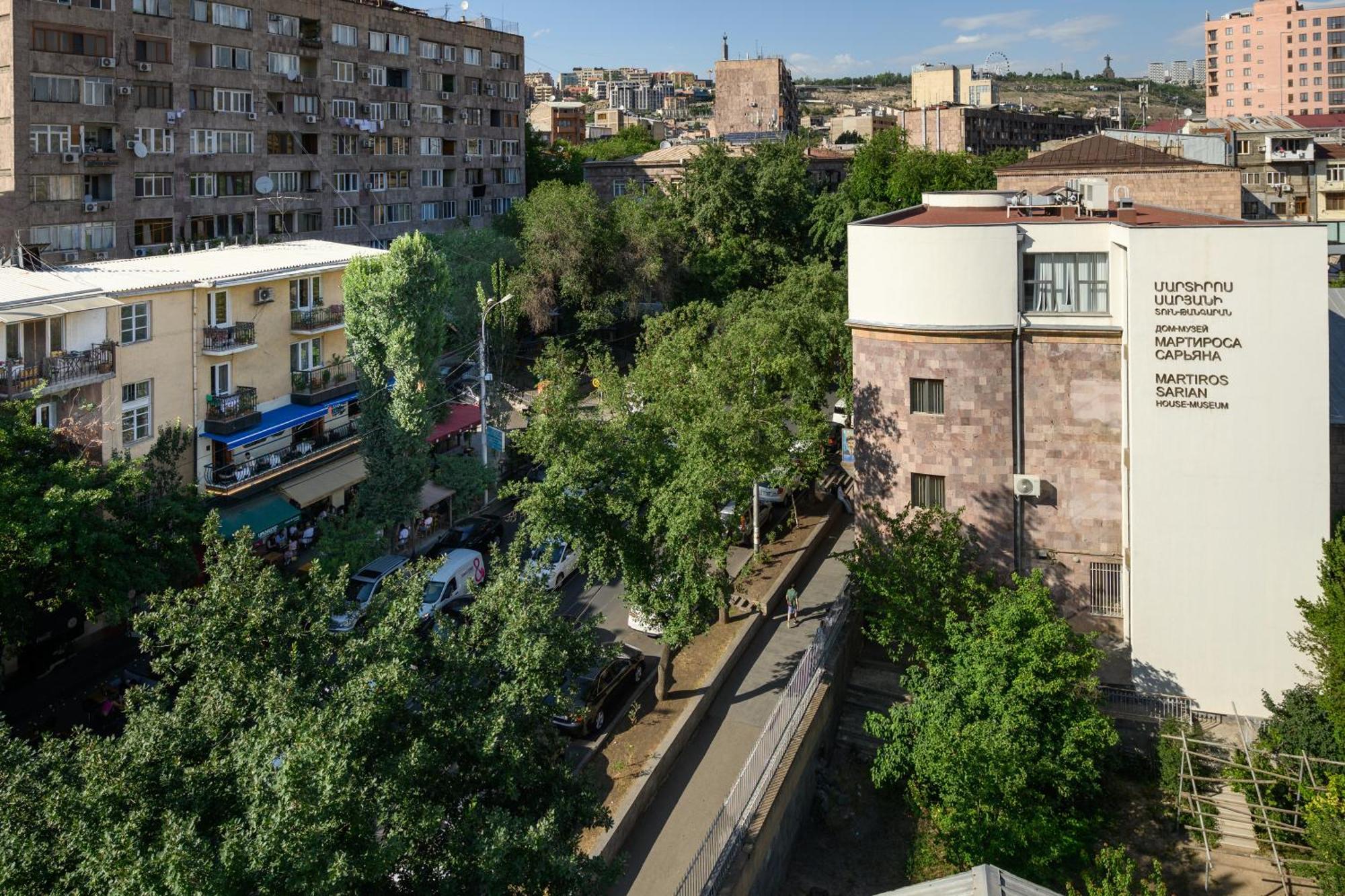 Royal Plaza By Stellar Hotels, Jerevan Exteriör bild
